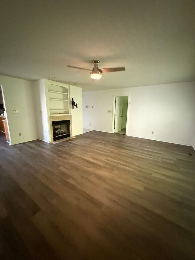 Building Photo - Condo - Eagles Nest