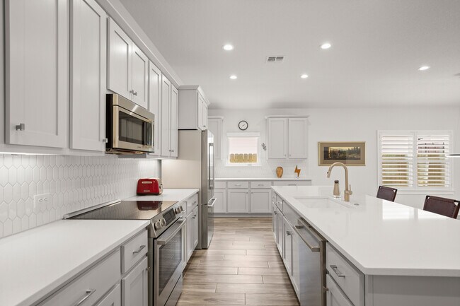 Building Photo - 9825 Evening Canopy Dr
