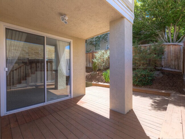 Building Photo - Delightful 3 Bedroom, 2 bath, Community Pool & Tennis, West Danville!