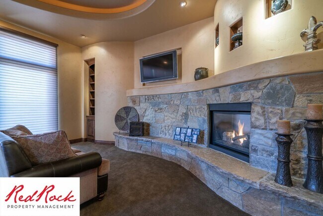 Building Photo - Incredible 4 Bedroom, 4 Bathroom FULLY FURNISHED Property in Entrada with a Private Pool! 18 Mont...