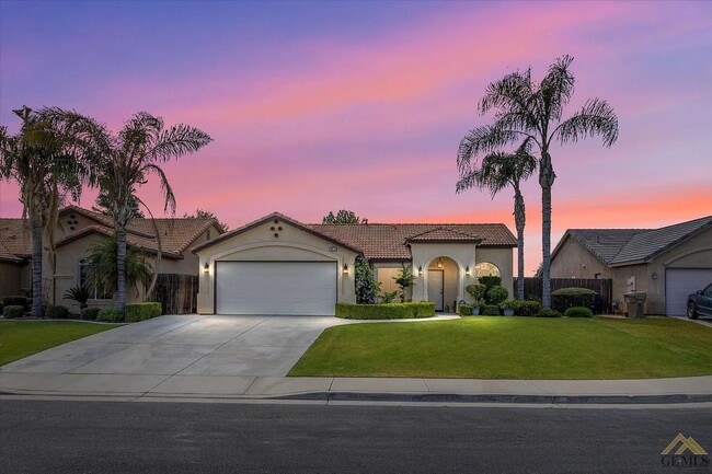 Primary Photo - Northwest Home!