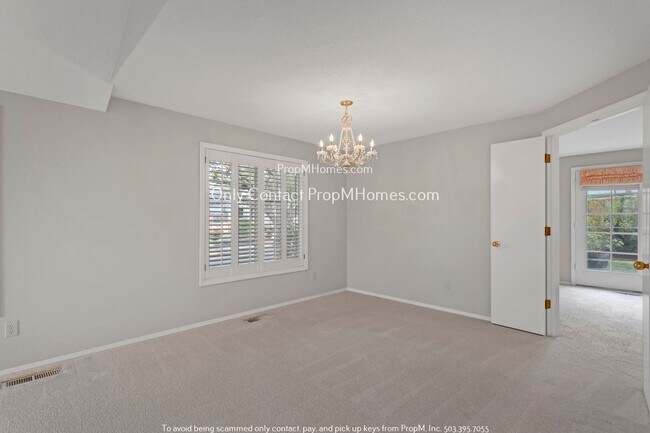 Building Photo - King City Charmer 55+ Community: Your Perf...