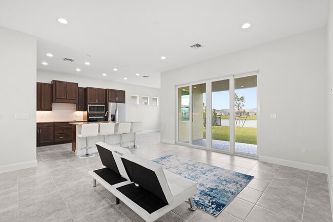 Building Photo - 13548 Spruce Pne Dr