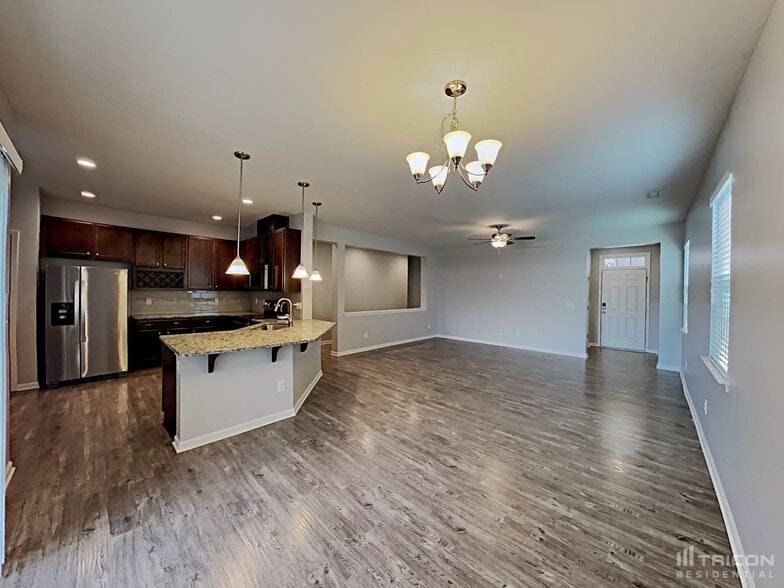 Building Photo - 932 Avondale Dr