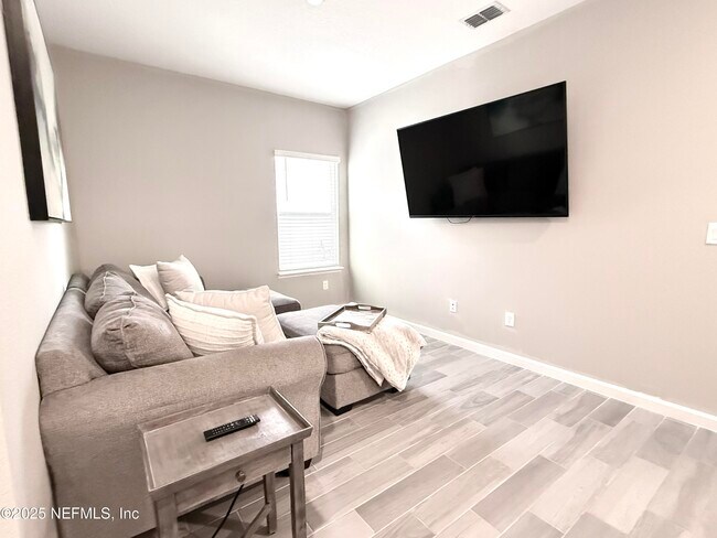Building Photo - 1676 Enclave Rd