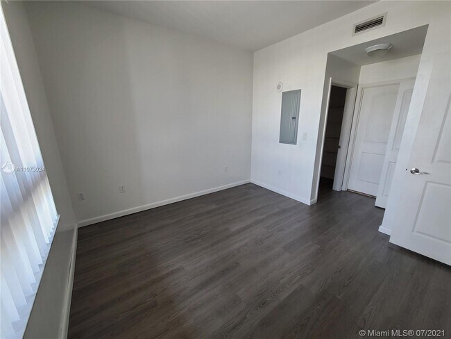 Building Photo - 7355 SW 89th St