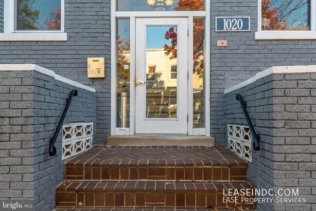 Building Photo - 1020 Fairmont St NW