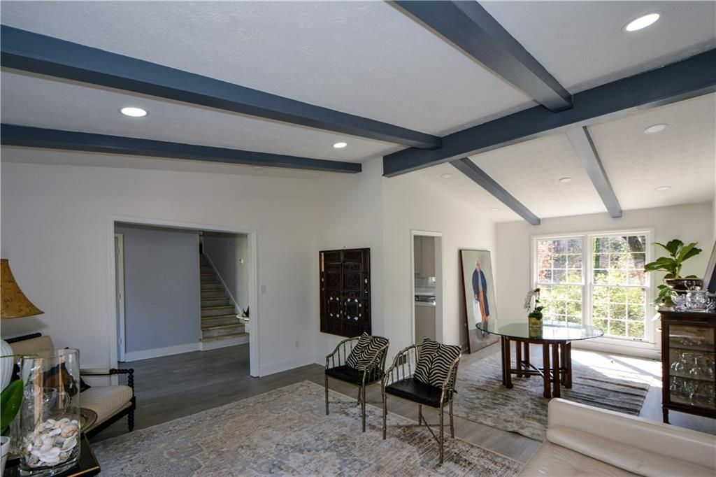 Building Photo - 643 Navarre Dr