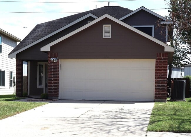 Building Photo - 11735 Rolling Stream Dr