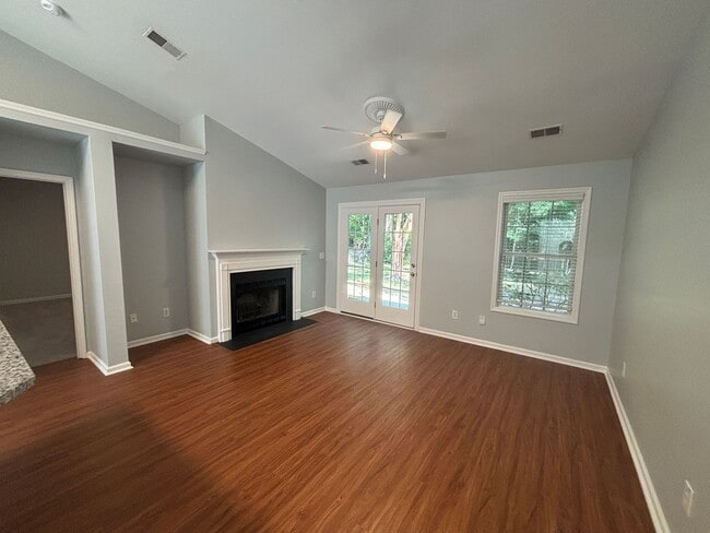 Building Photo - 3307 Crowell Ln