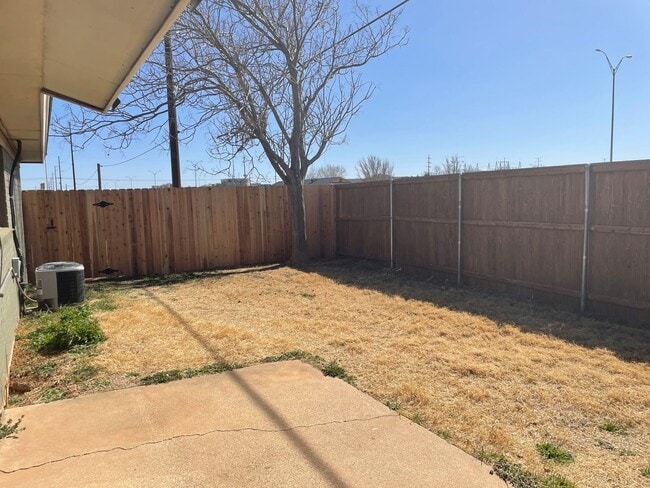 Building Photo - 6917fre