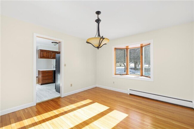 Building Photo - 18 Coggeshall Way