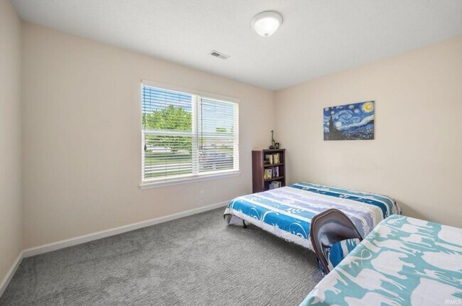 Building Photo - Charming 3BR Home with Sunroom Near Purdue University