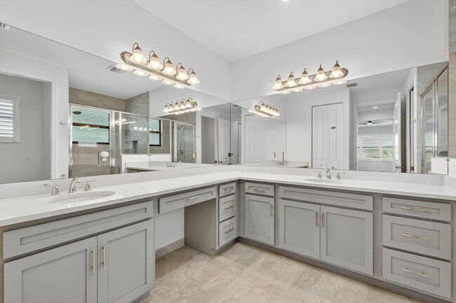 Building Photo - 12347 SW Compass Pt Dr