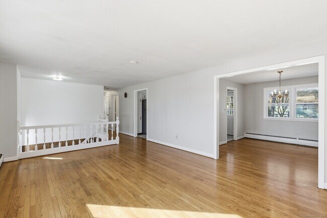 Building Photo - 8 Cherryfield Dr