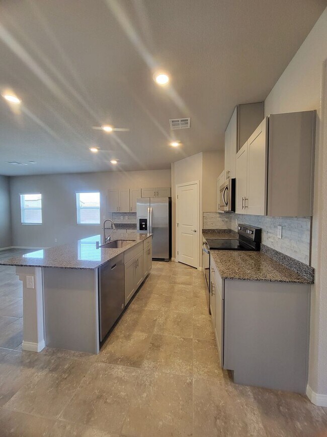 Building Photo - RIVERSTONE CELEBRATE HOMES - Hawk Ave.