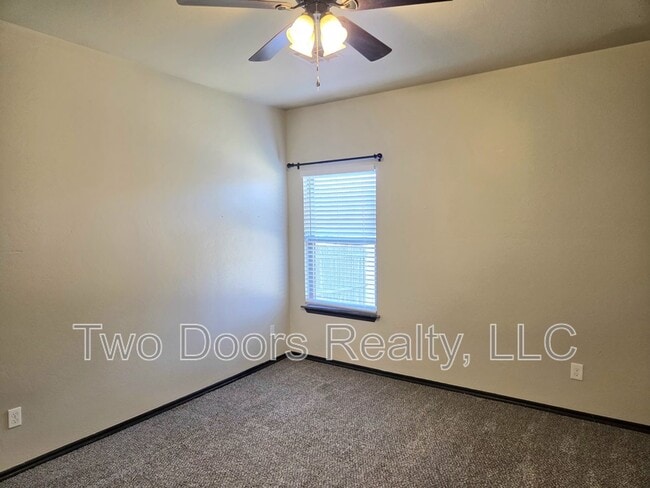 Building Photo - 19217 Grassmere Way