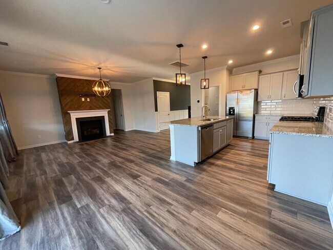 Building Photo - 5BD/3BA Beautiful home within Braeburn nei...