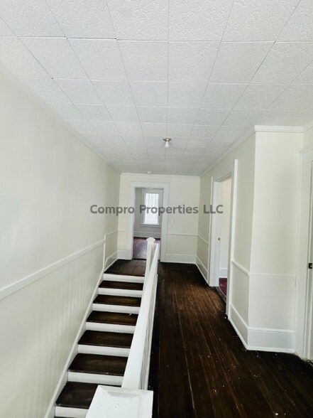 Building Photo - 702 Kenan St W