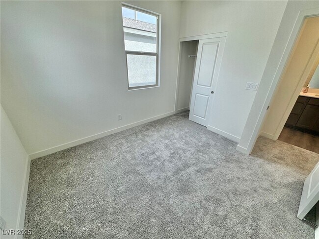 Building Photo - 1548 Little Penguin St