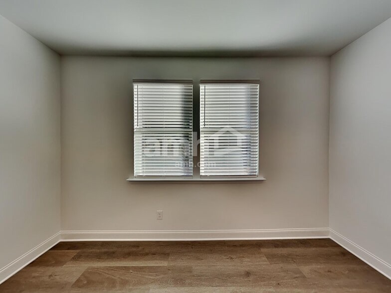 Building Photo - 1039 Highland Walk