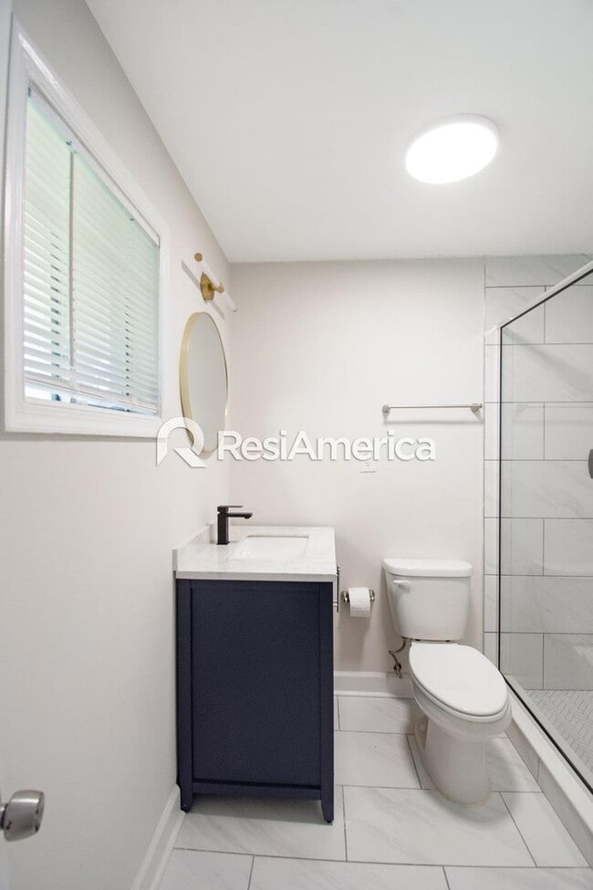 Building Photo - Beautiful 3/3 Craftsman in a Great Midtown Location!