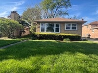 Building Photo - 4538 Dempster St