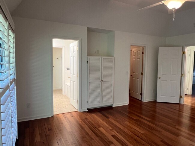 Building Photo - 20 Purple Martin Ln