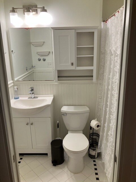bathroom - 1326 Emerald St NE