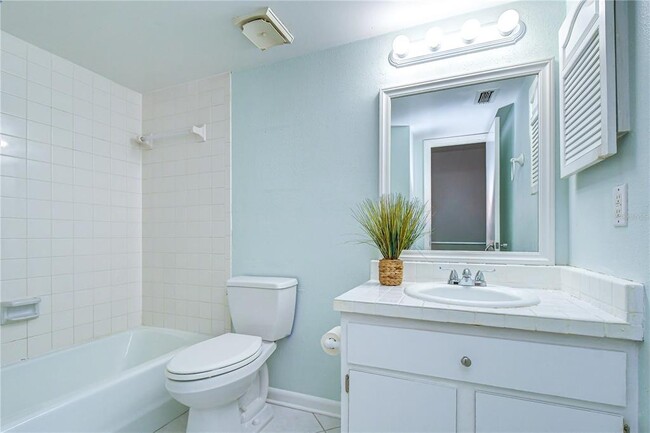 Building Photo - 230 Cypress Pl