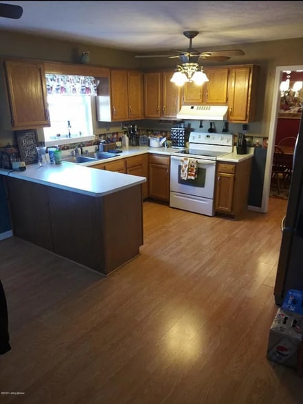 Building Photo - 143 Wiltshire Ave