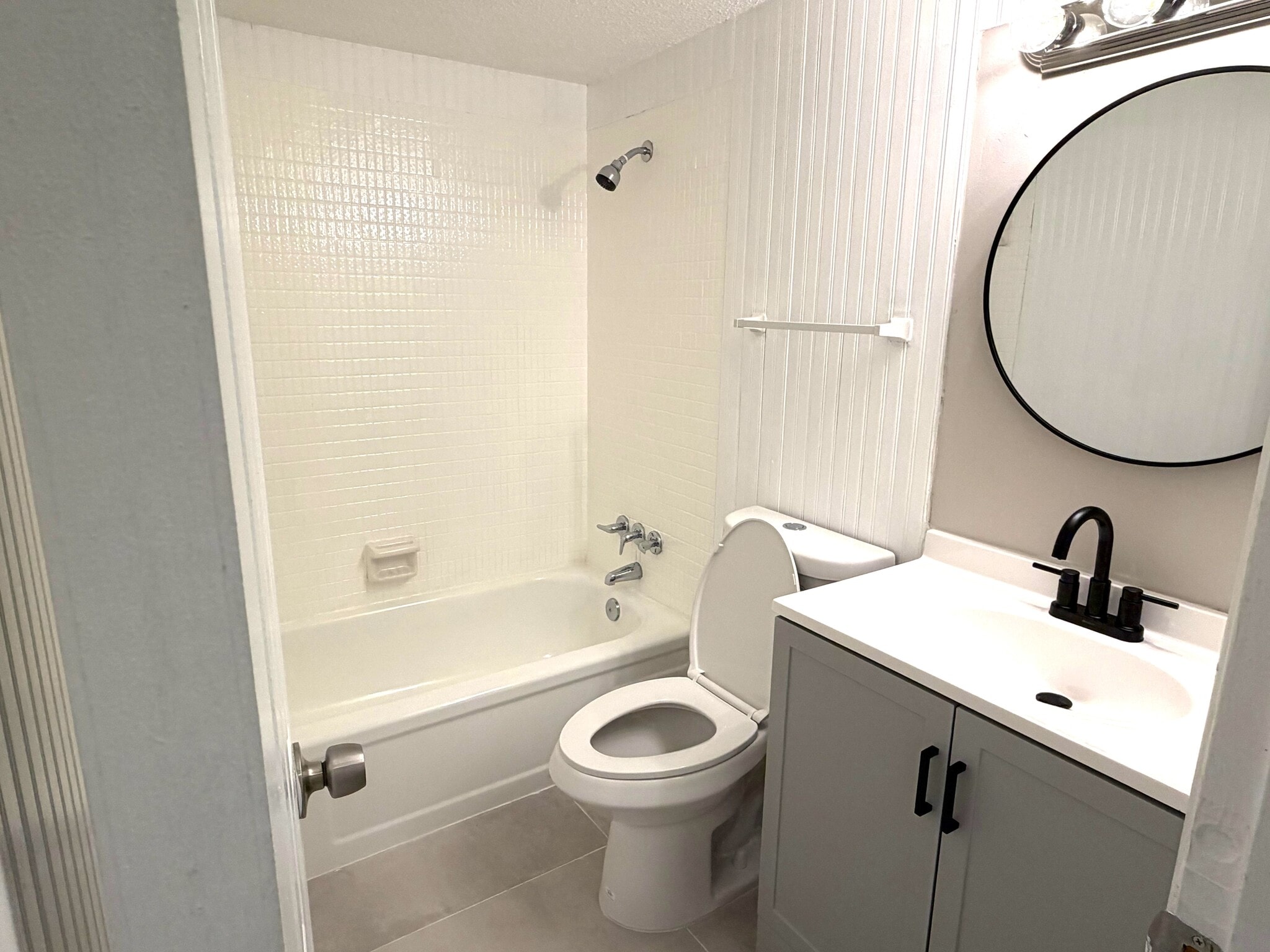 Building Photo - 701 SW 75th St