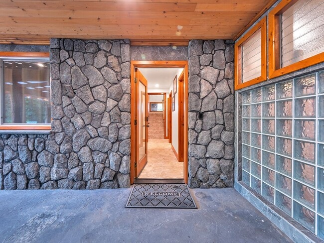 Building Photo - Oceanfront Estate: The Honolii Hale