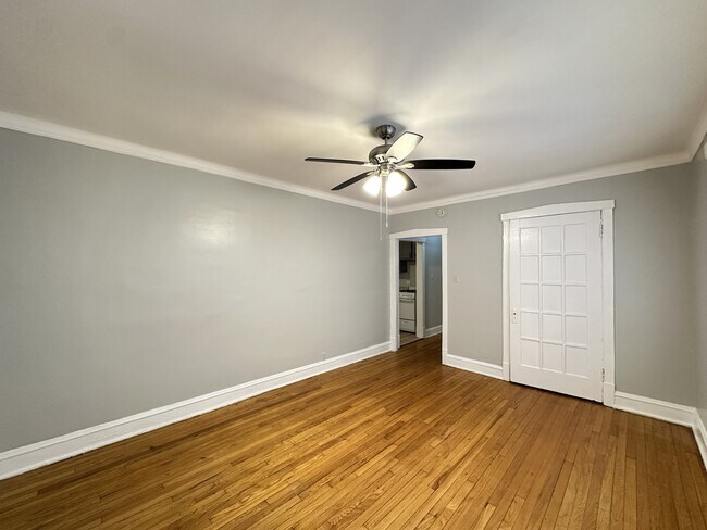 Building Photo - 4827 N Springfield Ave