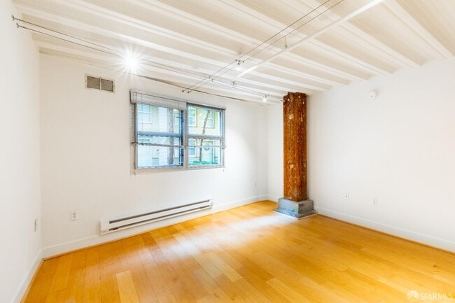 Building Photo - 400 Spear St