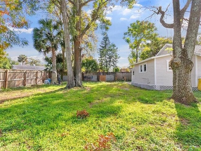 Building Photo - 4251 Tangerine Ave