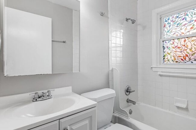 Building Photo - Adorable Brick Ranch Home in the Desirable Lindley Park Area! Updated, Hardwood Floors, Fenced!