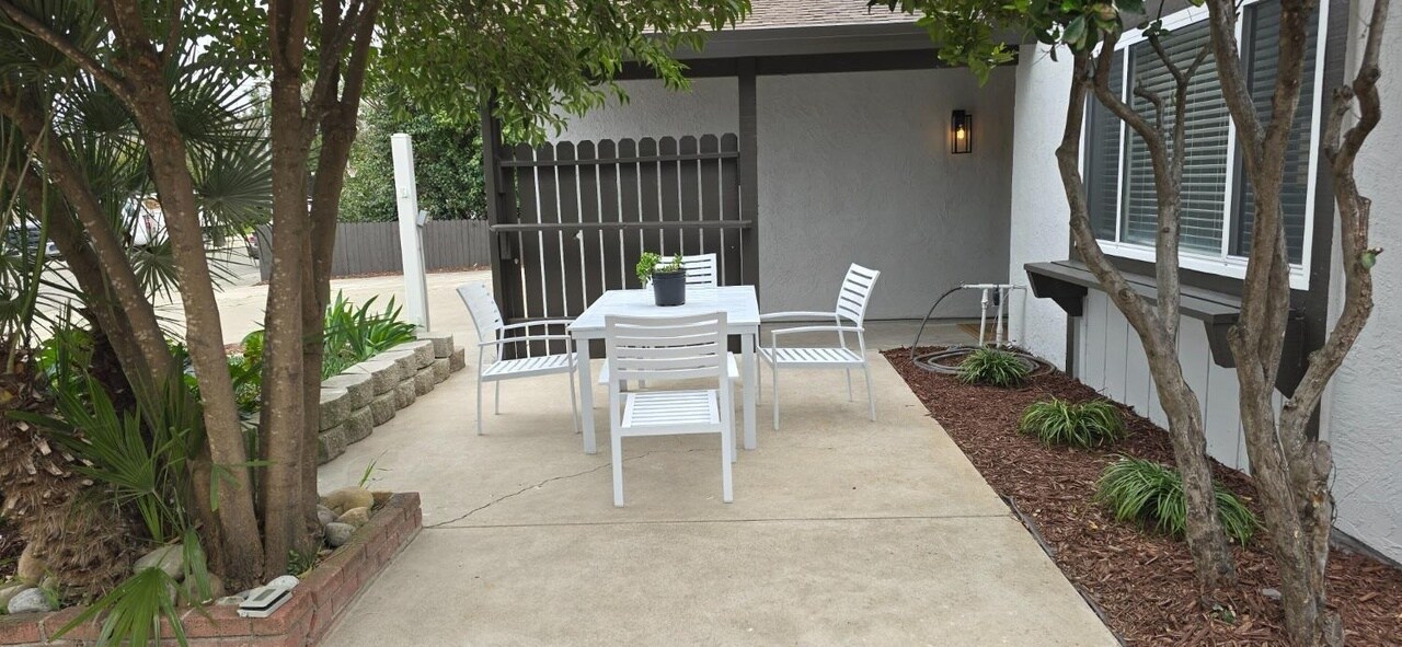 Building Photo - 6852 Westchester Way