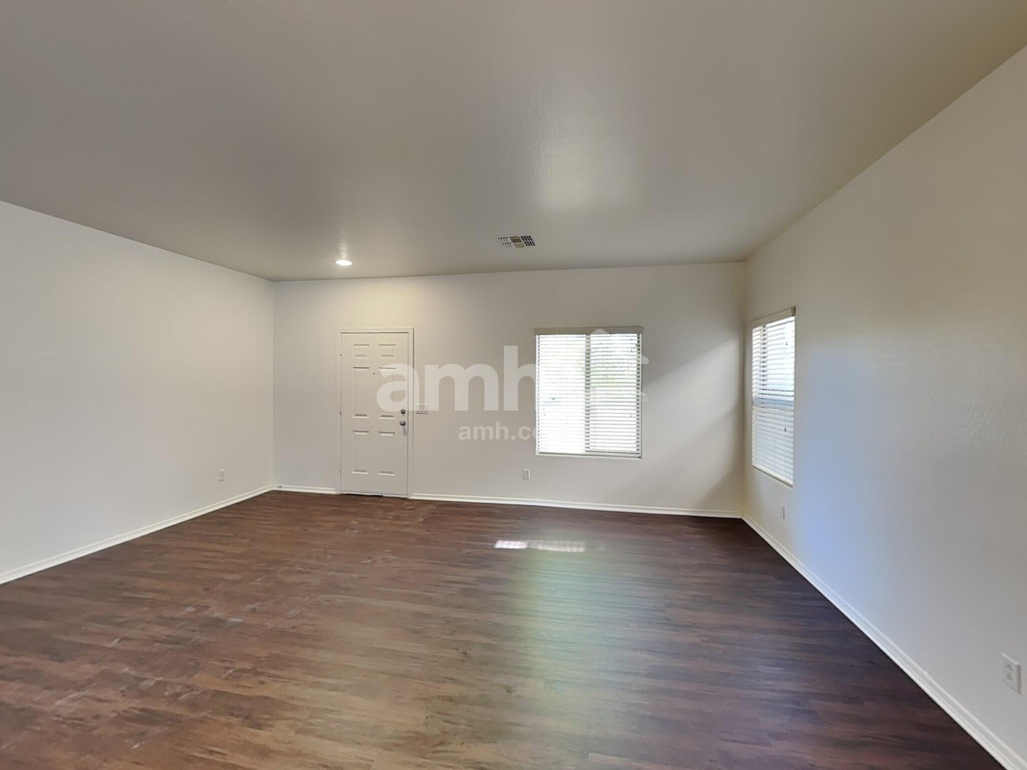 Building Photo - 18541 W Valerie Dr