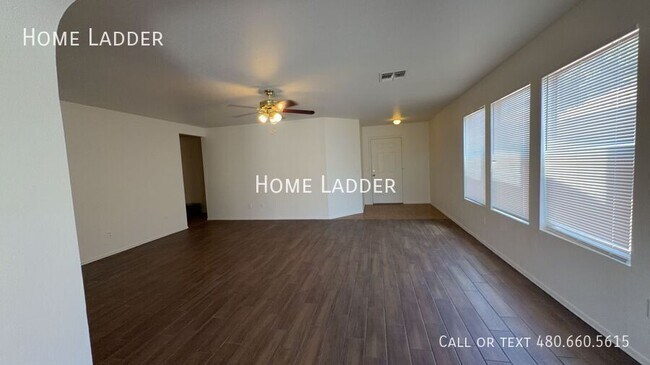 Building Photo - 10665 E Bramble Ave