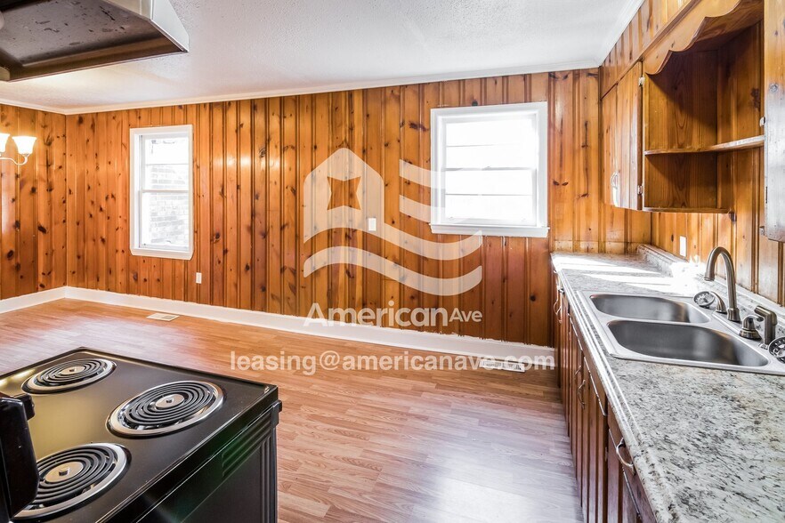 Building Photo - 514 Warren St