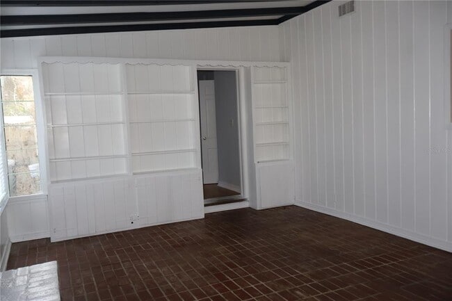 Building Photo - 3017 W Euclid Ave