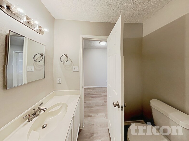 Building Photo - 2904 Crimson Clover Dr