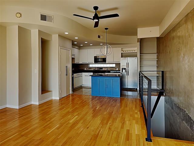 Building Photo - 3225 Turtle Creek Blvd