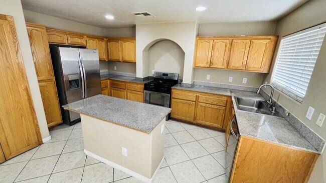 Building Photo - 7308 Laburnum St