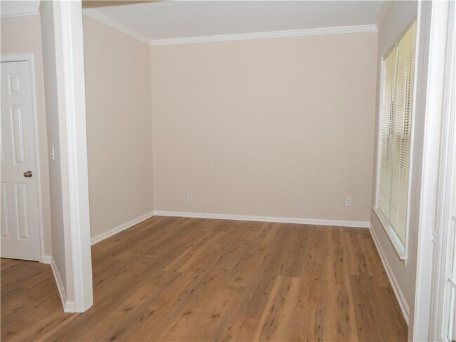 Building Photo - 663 Prada Ct NE