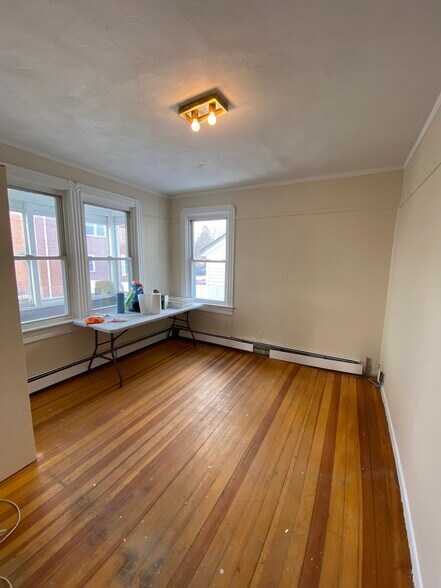 Building Photo - 5 Lynch St