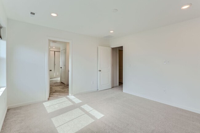 Building Photo - Harvest Ridge 3bd 2.5ba house FOR RENT! Almost brand new!