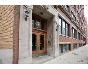 Building Photo - 913 W Van Buren St