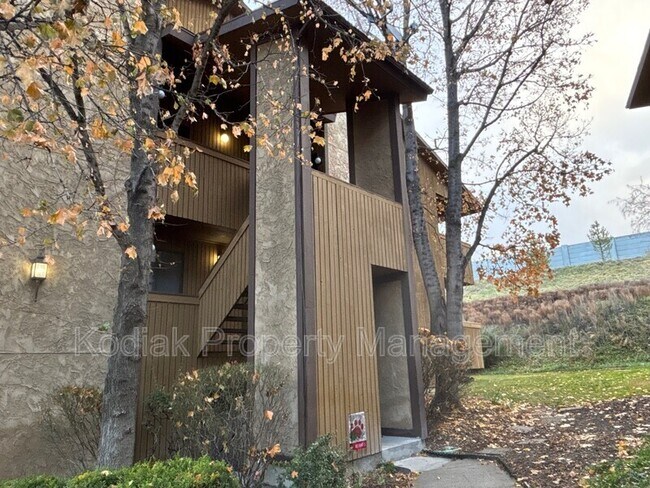 Building Photo - 9175 S Jefferson Pl